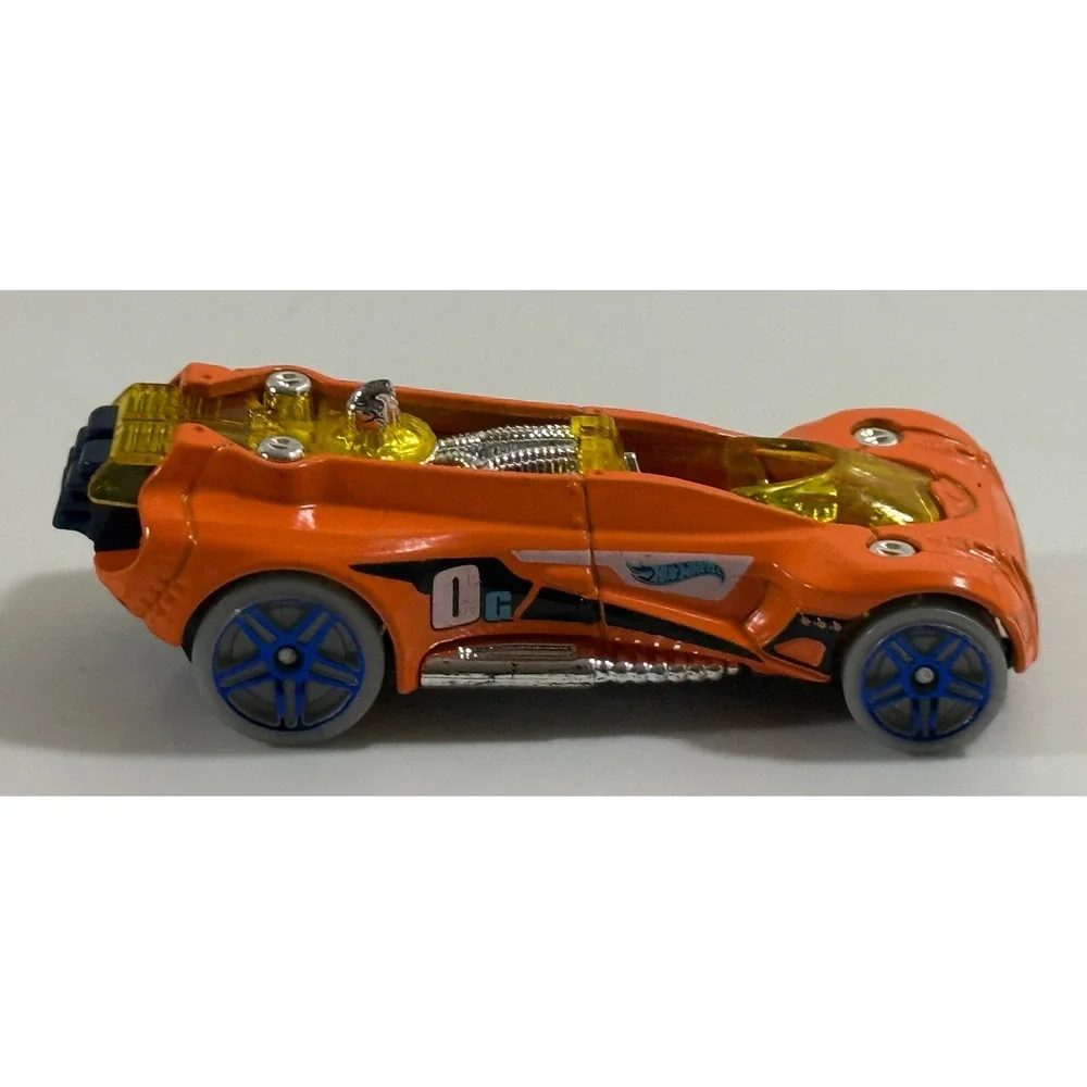 Hot Wheels Gearonimo Toy Car Kids 1:64 Orange Futuristic Racer 0G Graphics